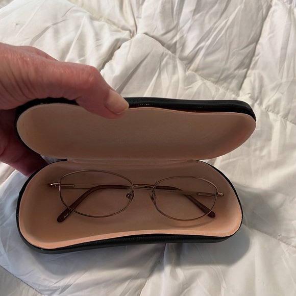 Glasses - Picture 4 of 5